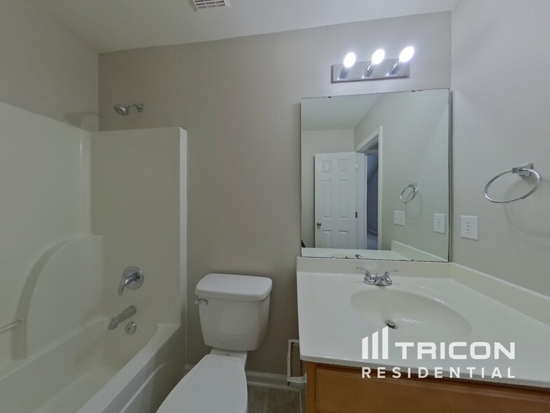 Building Photo - 7610 Hidden Creek Dr