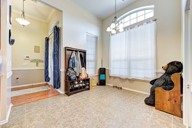 Building Photo - 3804 Lorings Rd