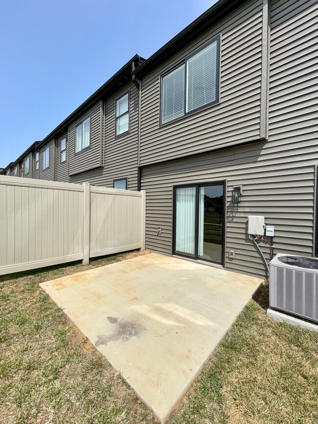 Building Photo - 55 Zentry Pl