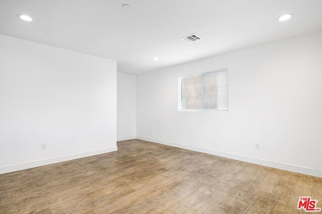 Building Photo - 14228 Sylvan St