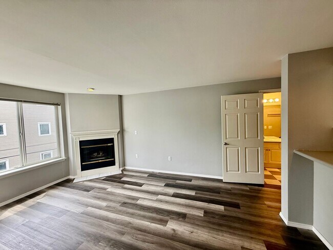 Building Photo - Uptown Condominiums - Lower Queen Anne