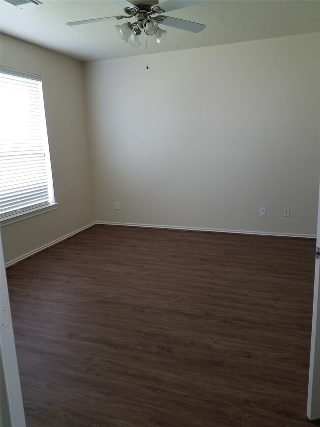 Building Photo - 25814 Orchard Knoll Ln