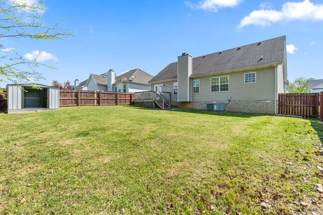 Building Photo - COMING SOON!    Cute home close to shoppin...