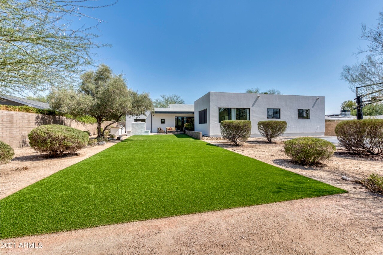 Building Photo - 4042 E Saint Joseph Way