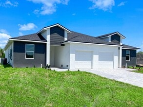 Building Photo - Modern 3 bedroom 2 bath 1 car garage Duplex, just build in 2023 with stainless appliances