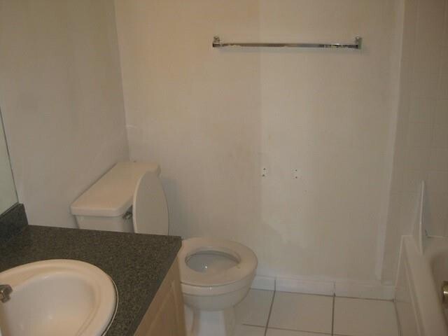 Building Photo - 605 S Pine Island Rd