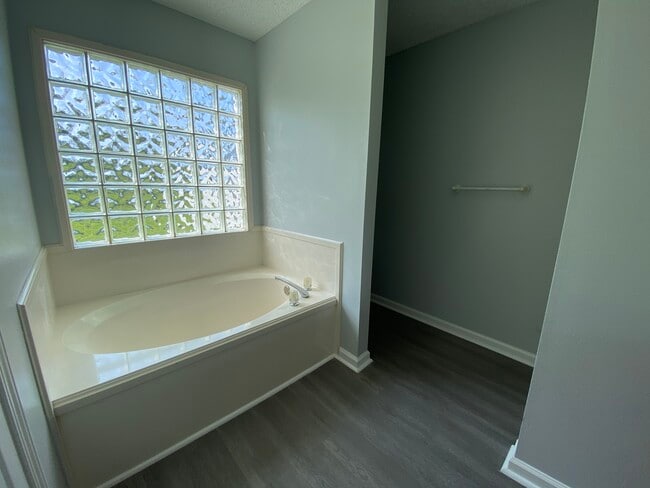 Building Photo - 16 Cypress Dr