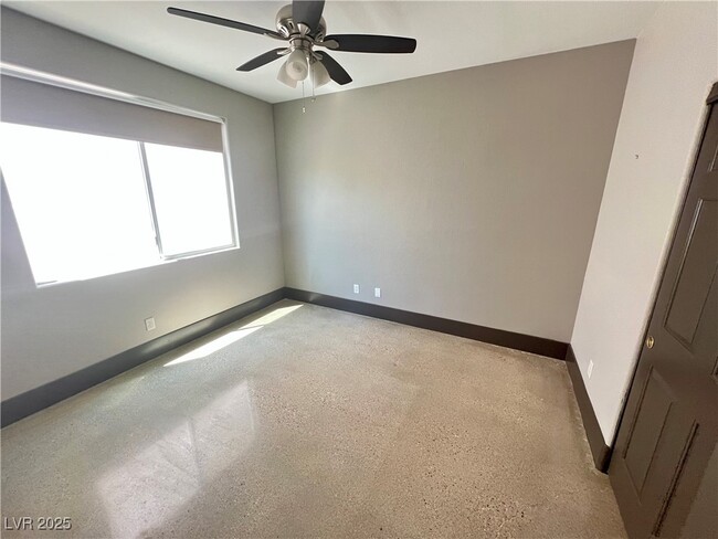 Building Photo - 604 Celso Ct