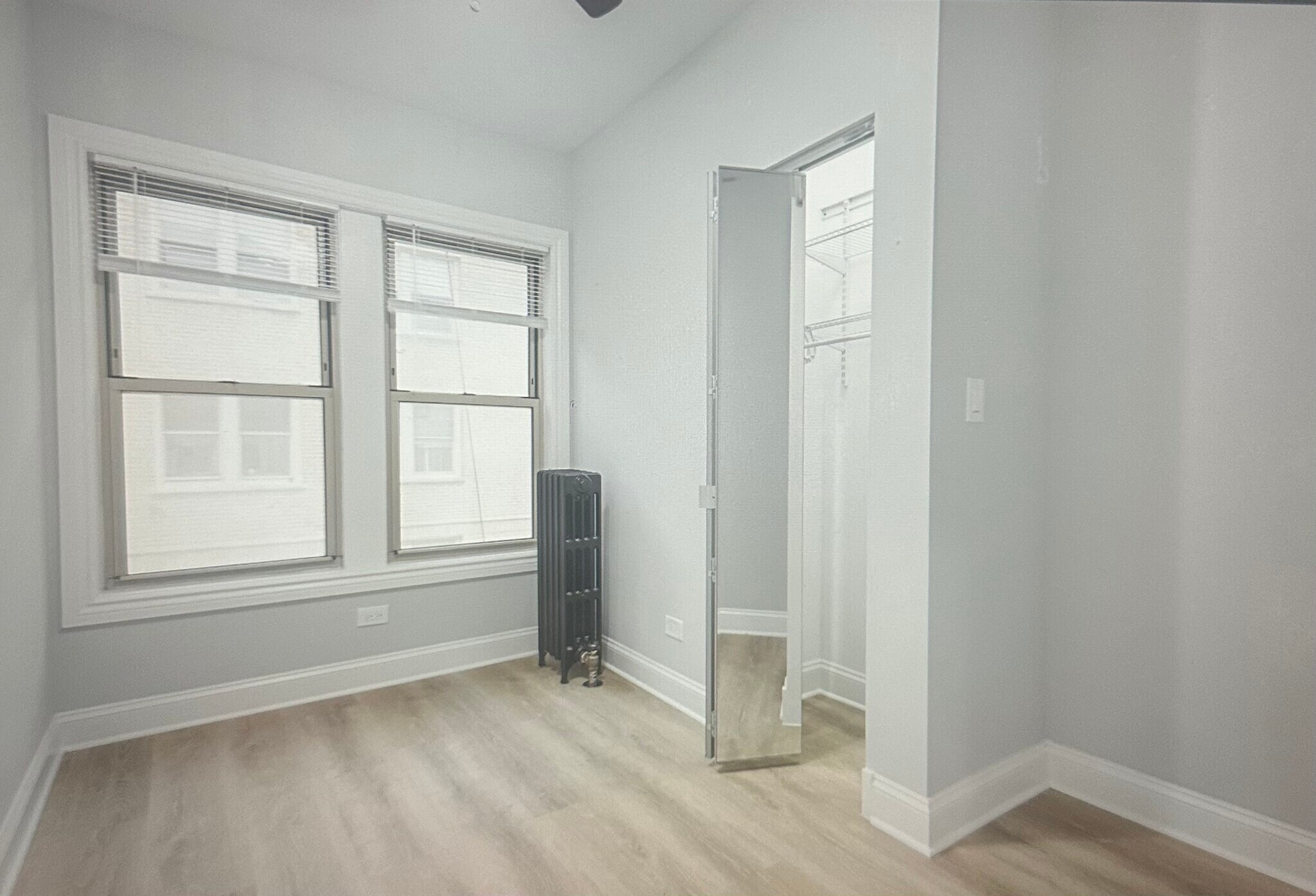 Building Photo - 1633 W Chase Ave