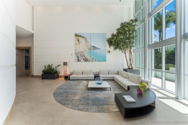 Building Photo - 5959 Collins Ave