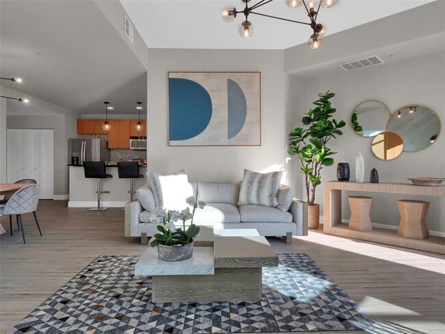 Building Photo - 525 E Jackson St