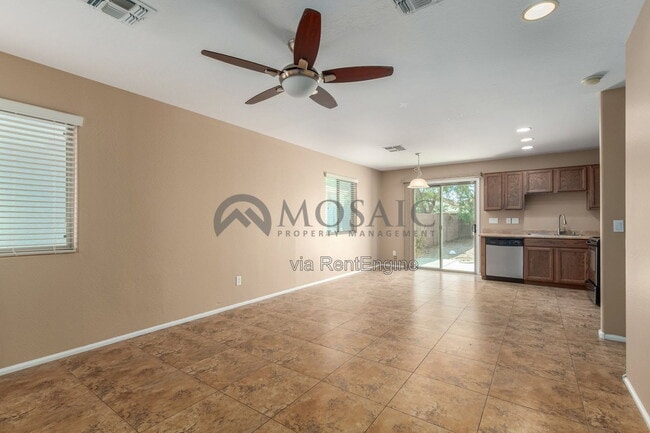 Building Photo - 398 E Daniella Dr