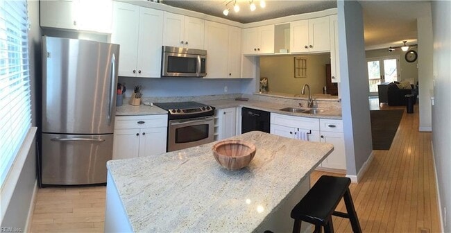 Building Photo - 2312 Kingbird Ln