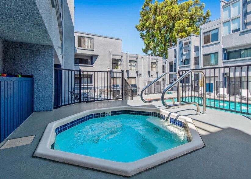 Building Photo - 1940 N Highland Ave