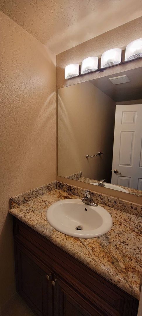 Building Photo - Updated 2 Bed, 2 Bath 2-Story Condo with Garage