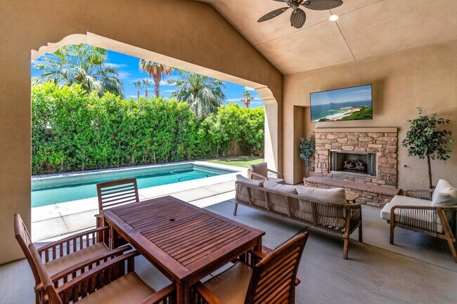 Primary Photo - 81805 Four Seasons Pl