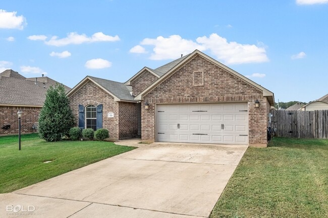 Building Photo - 709 Bianca St