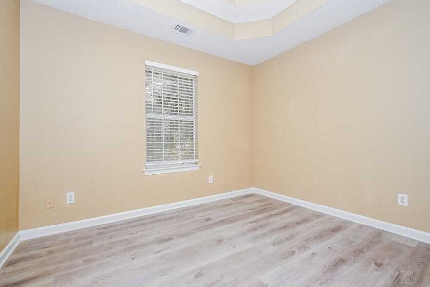 Building Photo - 7256 Teakwood Pl