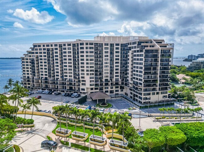Building Photo - 540 Brickell Key Dr