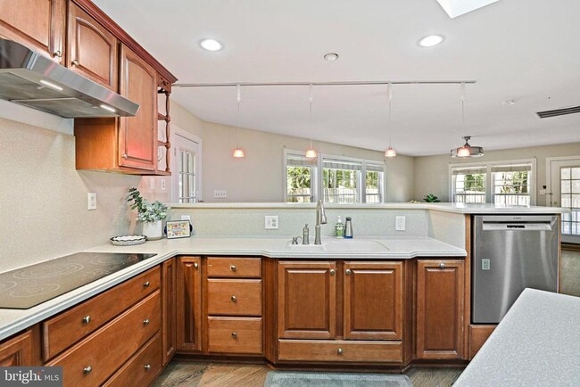 Building Photo - 2918 Glenvale Dr