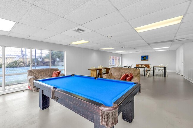 Building Photo - 805 W Oakland Park Blvd