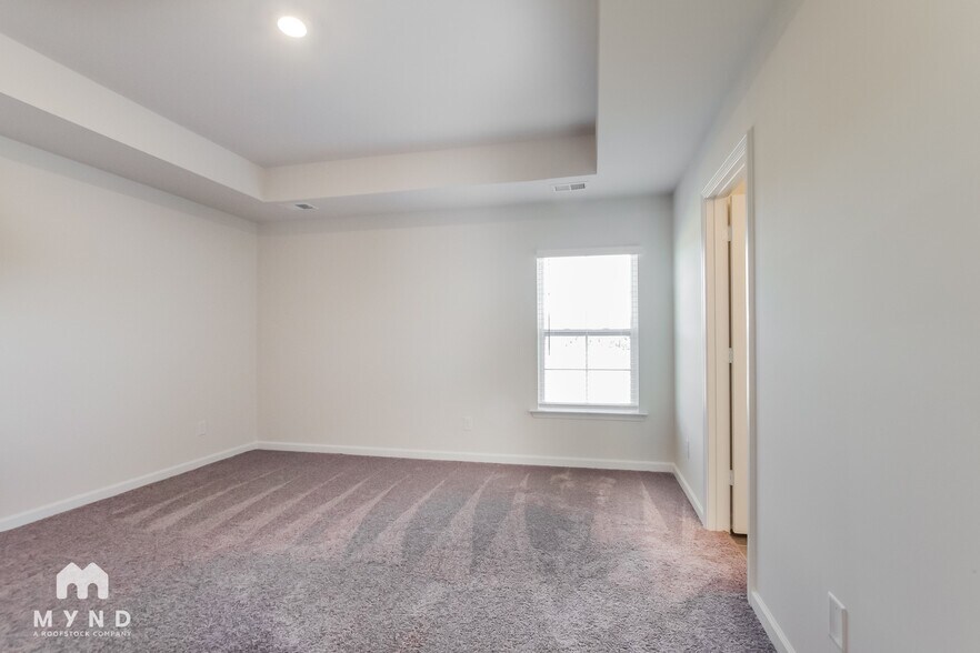 Building Photo - 135 King Buck Dr