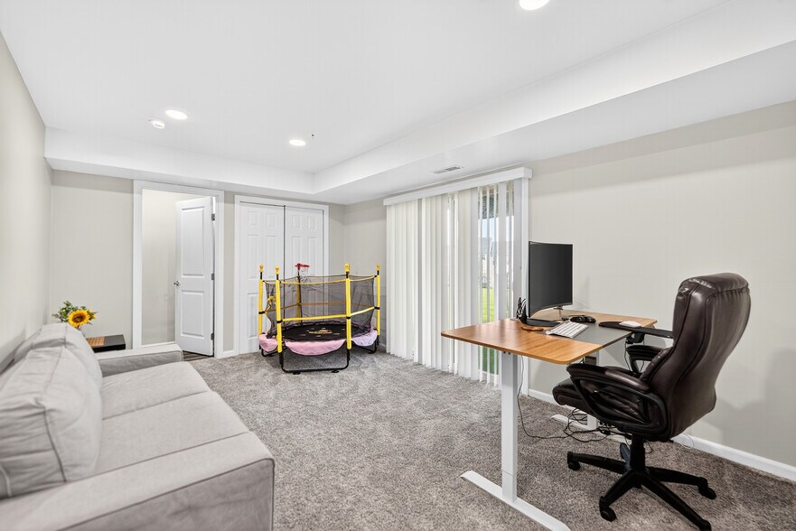 Building Photo - 380 Sunrise Dr