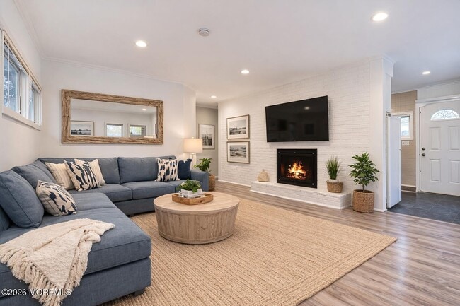 Building Photo - 59 Lakewood Rd