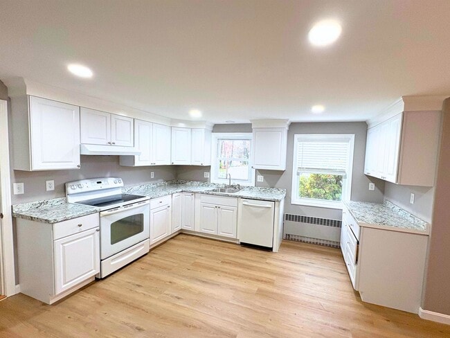 Building Photo - 11 Monadnock St