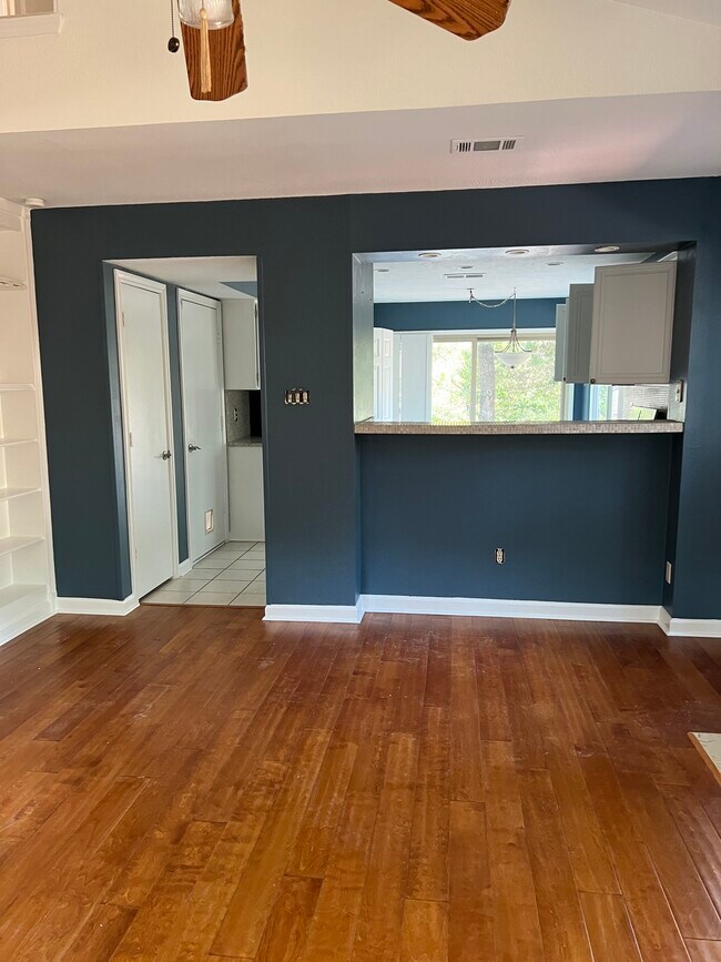 Building Photo - 1222 Circle View Ct