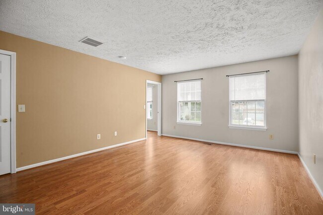 Building Photo - 64 Spring Lake Dr