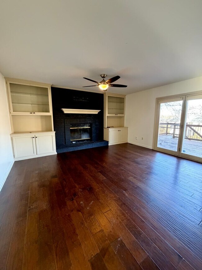 Building Photo - 4 Bedrooms with Finished Basement and Bonus Room!