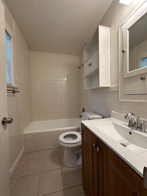 Building Photo - 715 E 37th Ave