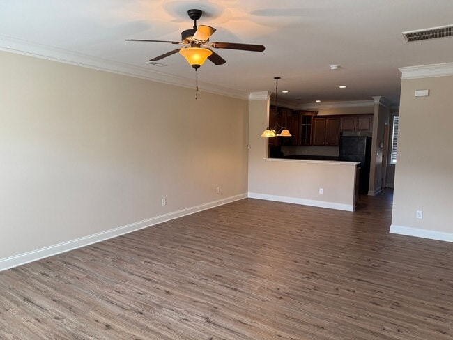 Building Photo - 371 Beacon St NW