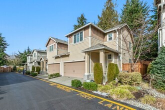 Building Photo - 3Bd/2.5Ba Lynwood Townhouse