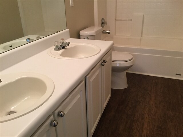 Building Photo - 105 Bay Hill Dr