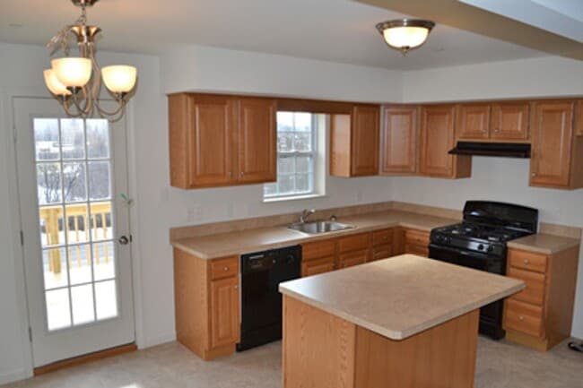 Building Photo - Beautiful townhome in Schuylkill County, B...
