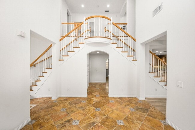 Building Photo - 17450 Bramble Ct