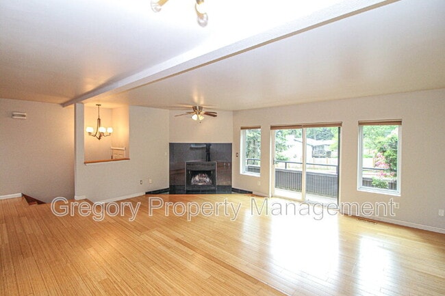 Building Photo - 9828 NE 137th St