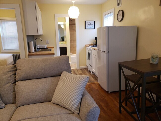 Building Photo - 59 Dartmouth Ave