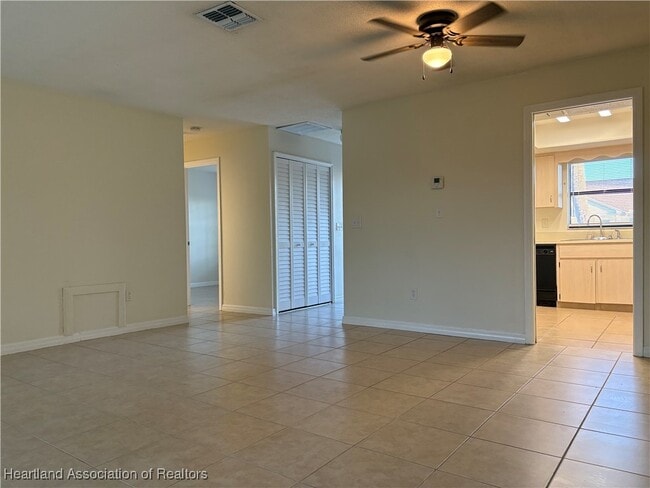 Building Photo - 4817 Vilabella Dr