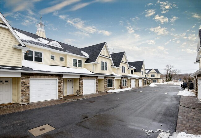 Building Photo - 24 Creek Rd