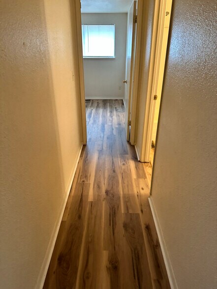 Building Photo - 425 Aspen Way