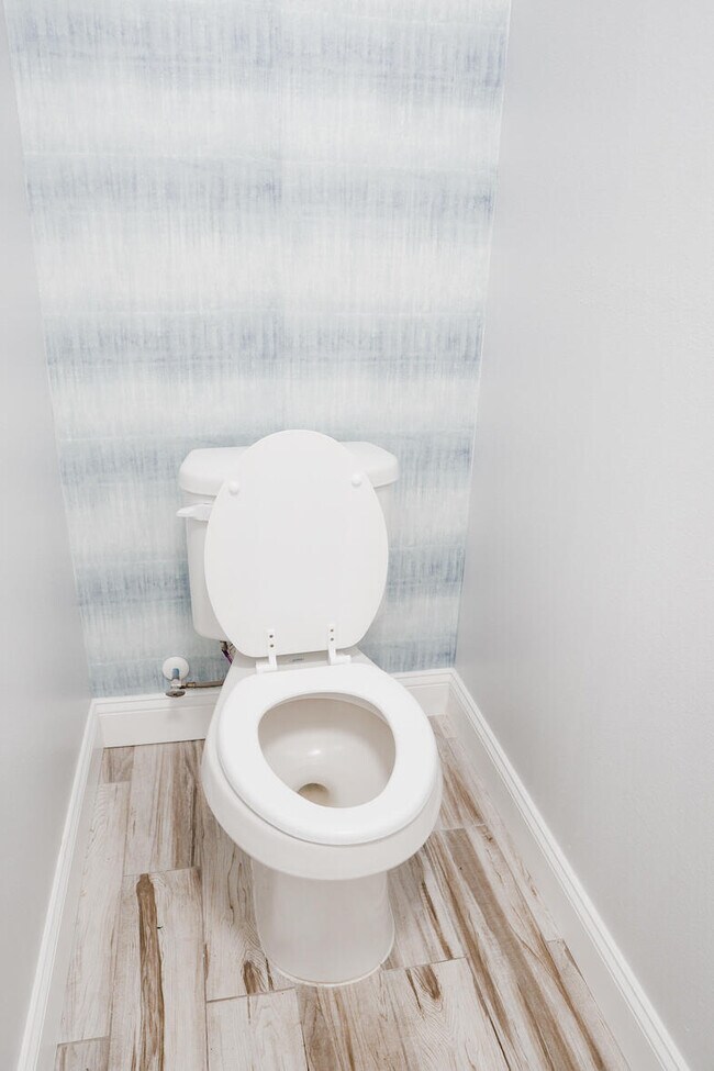 Building Photo - 8261 Sierra St