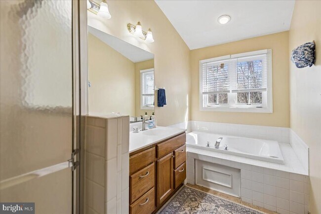 Building Photo - 10823 Wadsworth Rd