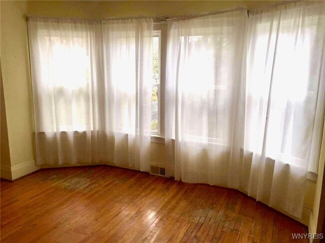 Building Photo - 224 Ivyhurst Cir