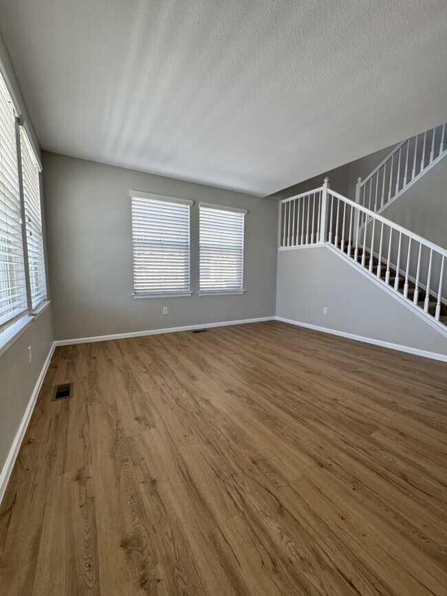 Building Photo - 1416 S Ensenada St