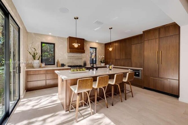 Building Photo - 2330 Overbrook St