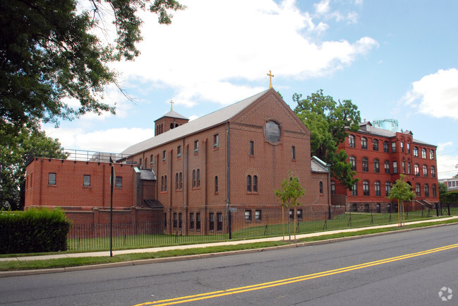 Primary Photo - Clare Court