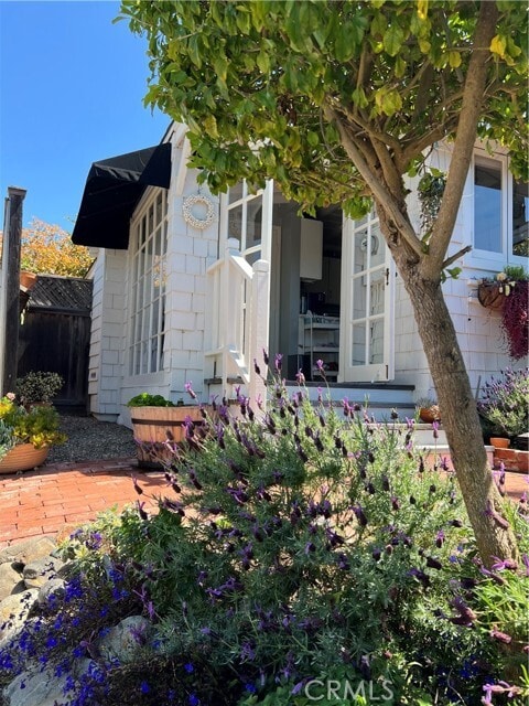 Building Photo - 1262 Catalina St